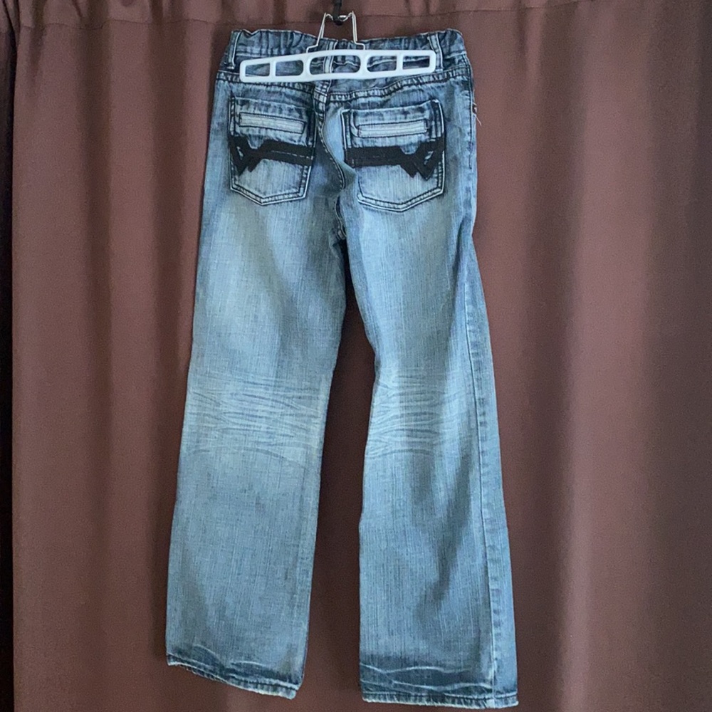 BOYS LIGHT WASH JEANS - Picture 2 of 6